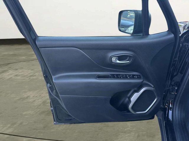 2022 Jeep Renegade Latitude 4x4 - 23049983 - 35