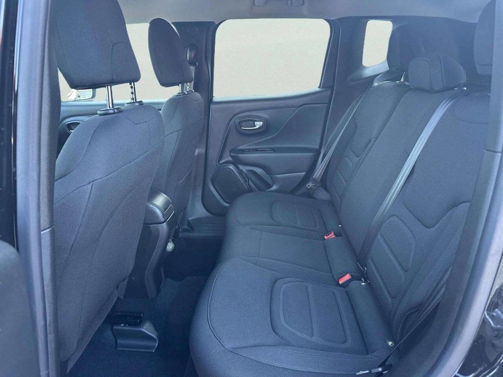 2022 Jeep Renegade Latitude 4x4 - 23049983 - 36