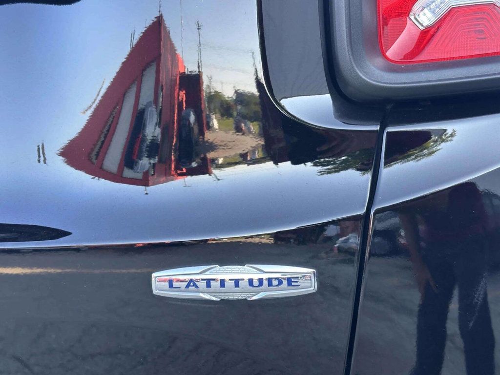 2022 Jeep Renegade Latitude 4x4 - 23049983 - 39