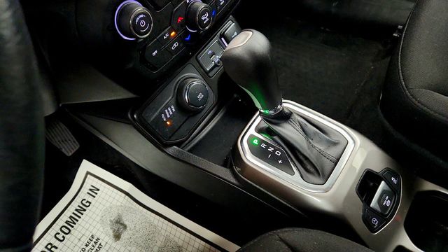 2022 Jeep Renegade Latitude 4x4 w/ Convenience Group - 23044539 - 13
