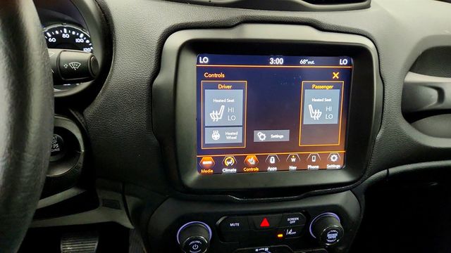 2022 Jeep Renegade Latitude 4x4 w/ Convenience Group - 23044539 - 15