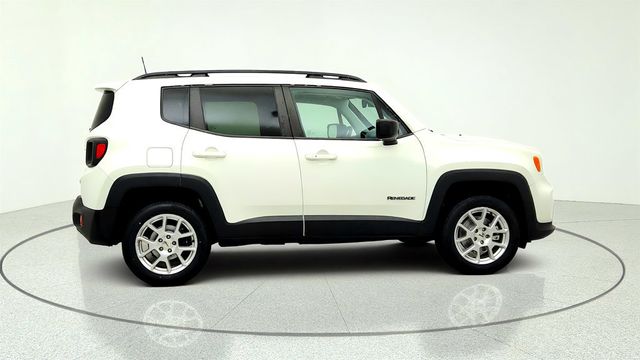 2022 Jeep Renegade Latitude 4x4 w/ Convenience Group - 23044539 - 3
