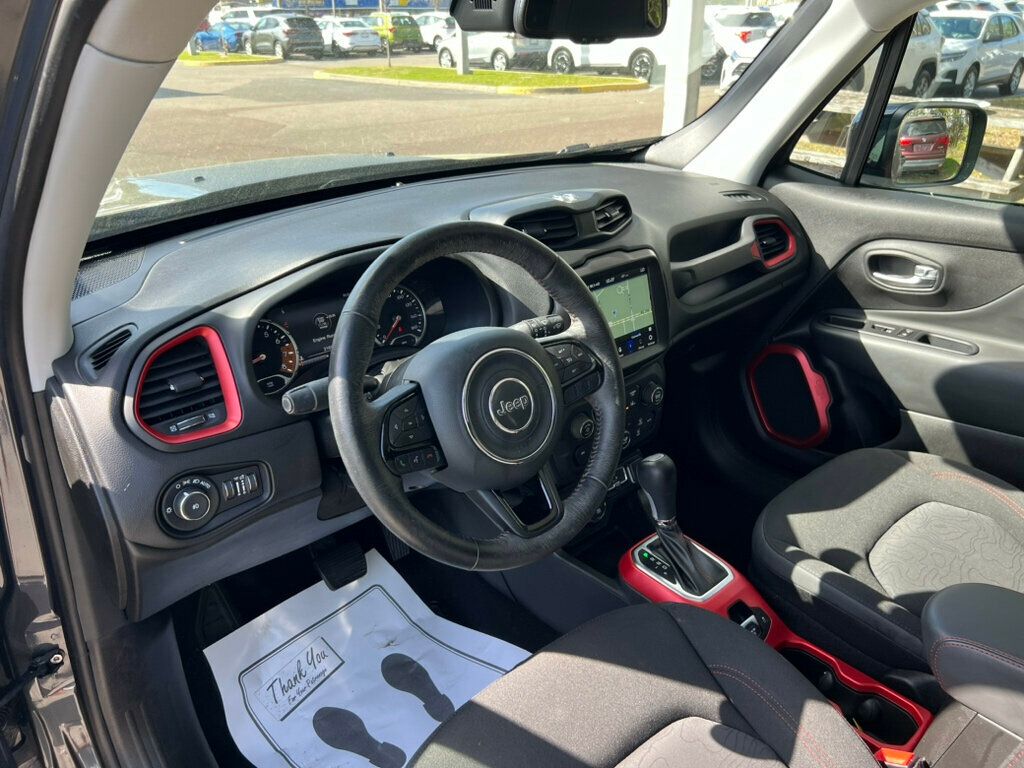2022 Jeep Renegade Trailhawk photo 3