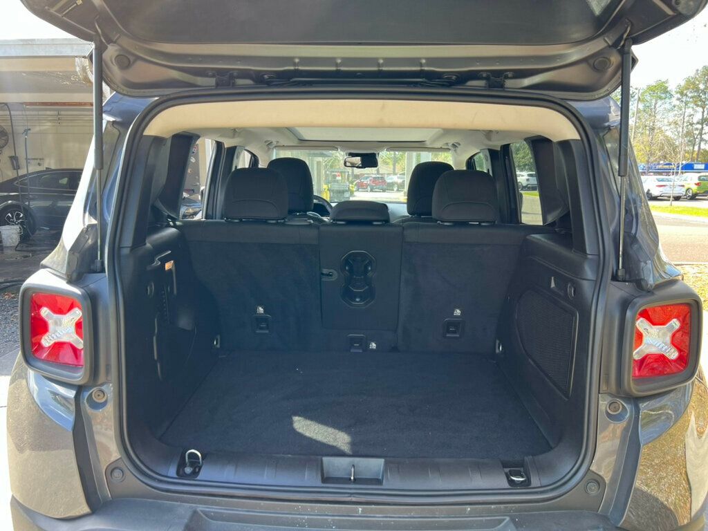 2022 Jeep Renegade Trailhawk photo 9
