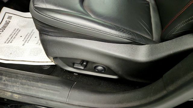 2022 Jeep Renegade Trailhawk 4x4 w/ Premium Leather-Trimmed Bucket Seats - 23024770 - 10