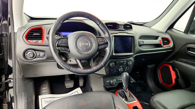 2022 Jeep Renegade Trailhawk 4x4 w/ Premium Leather-Trimmed Bucket Seats - 23024770 - 11