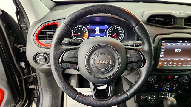 2022 Jeep Renegade Trailhawk 4x4 w/ Premium Leather-Trimmed Bucket Seats - 23024770 - 12