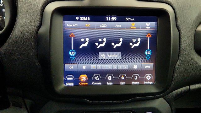 2022 Jeep Renegade Trailhawk 4x4 w/ Premium Leather-Trimmed Bucket Seats - 23024770 - 18