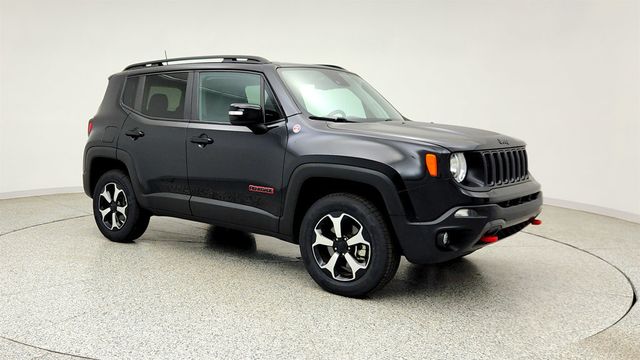 2022 Jeep Renegade Trailhawk 4x4 w/ Premium Leather-Trimmed Bucket Seats - 23024770 - 2