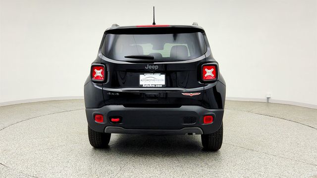 2022 Jeep Renegade Trailhawk 4x4 w/ Premium Leather-Trimmed Bucket Seats - 23024770 - 5