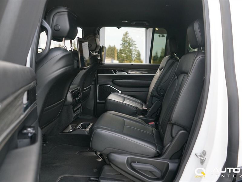 2022 Jeep Wagoneer  - 23081385 - 30