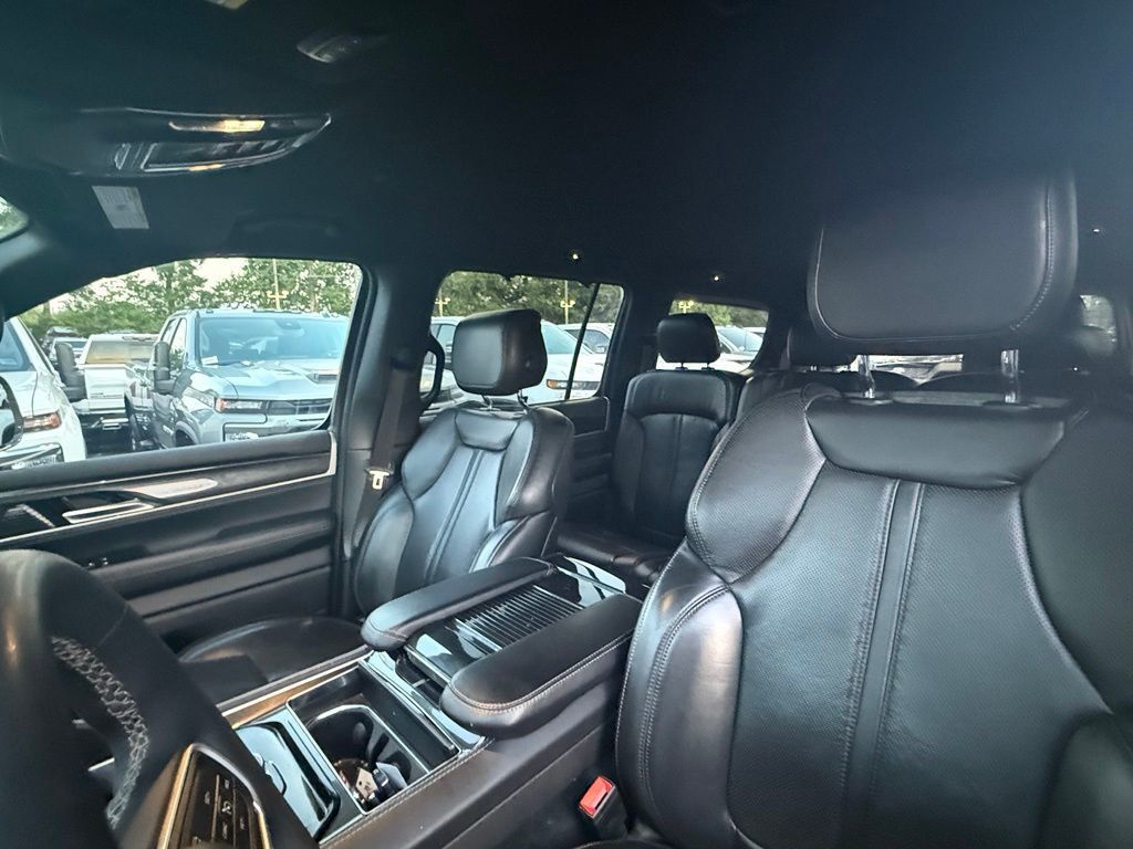 2022 Jeep Wagoneer Series I - 23044761 - 32