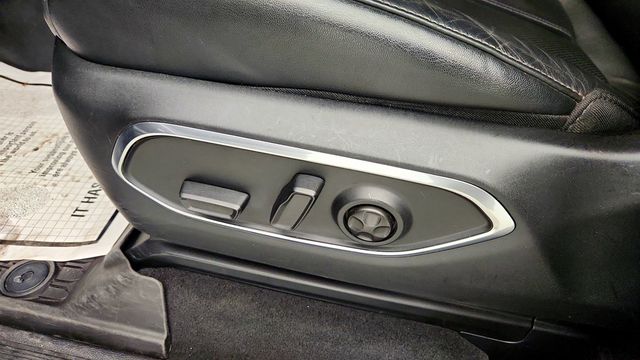 2022 Jeep Wagoneer Series II 4x4 w/ 5.7L V8 eTorque - 23014797 - 10