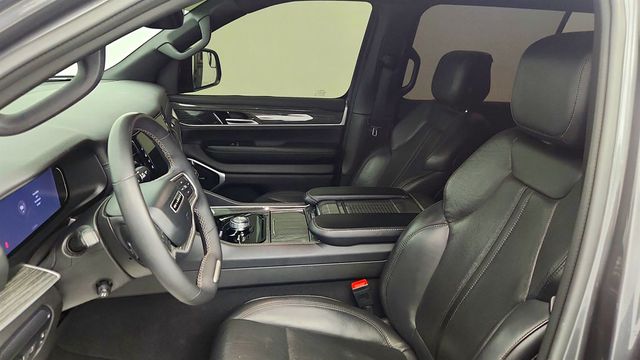 2022 Jeep Wagoneer Series II 4x4 w/ 5.7L V8 eTorque - 23014797 - 18