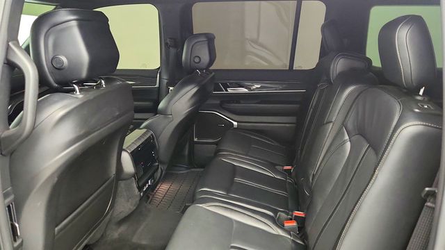 2022 Jeep Wagoneer Series II 4x4 w/ 5.7L V8 eTorque - 23014797 - 19