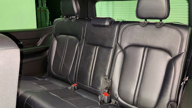 2022 Jeep Wagoneer Series II 4x4 w/ 5.7L V8 eTorque - 23014797 - 20