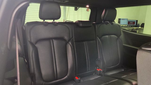 2022 Jeep Wagoneer Series II 4x4 w/ 5.7L V8 eTorque - 23014797 - 22