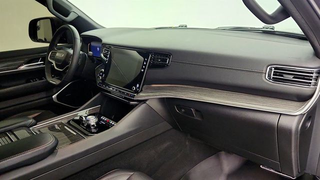 2022 Jeep Wagoneer Series II 4x4 w/ 5.7L V8 eTorque - 23014797 - 25