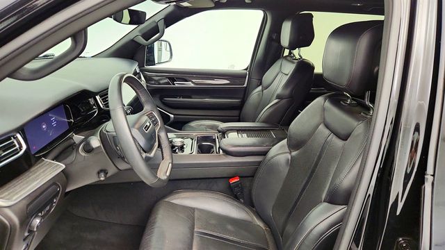 2022 Jeep Wagoneer Series II 4x4 with Premium Group & Front PAX Interactive Display - 22981839 - 19