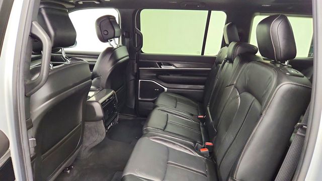 2022 Jeep Wagoneer Series II 4x4 w/ Premium Group (Pano Sunroof & 22'' Wheels) - 23066692 - 19