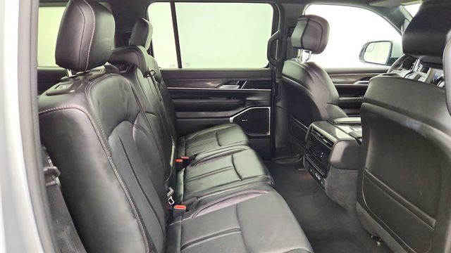 2022 Jeep Wagoneer Series II 4x4 w/ Premium Group (Pano Sunroof & 22'' Wheels) - 23066692 - 22