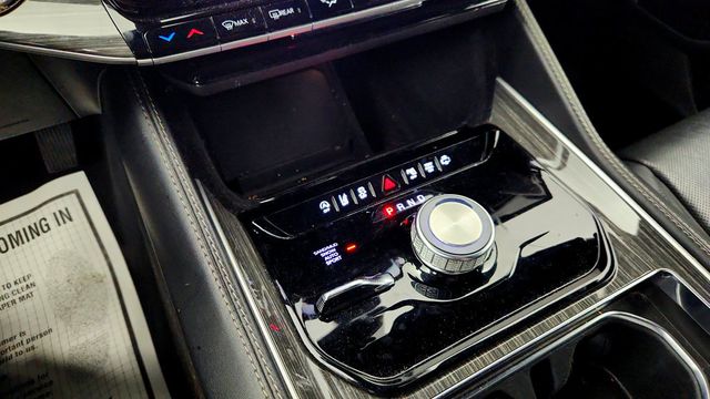 2022 Jeep Wagoneer Series II 4x4 w/ Premium Group & Rear-Seat Entertainment - 23012323 - 16