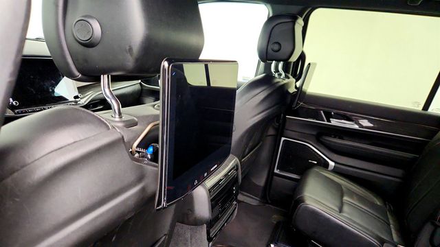 2022 Jeep Wagoneer Series II 4x4 w/ Premium Group & Rear-Seat Entertainment - 23012323 - 22