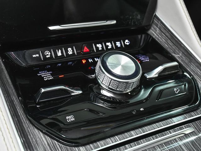 2022 Jeep Wagoneer Series III - 22983917 - 32