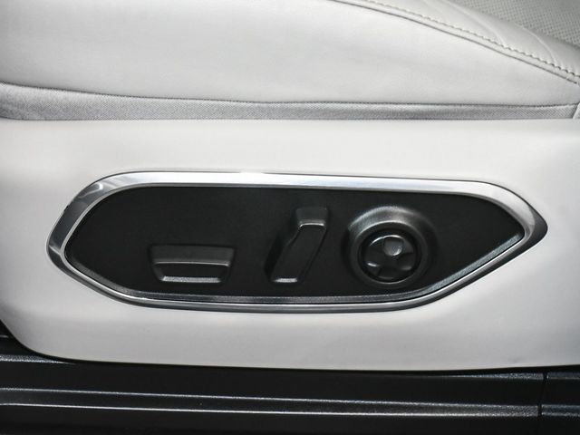 2022 Jeep Wagoneer Series III - 22983917 - 47