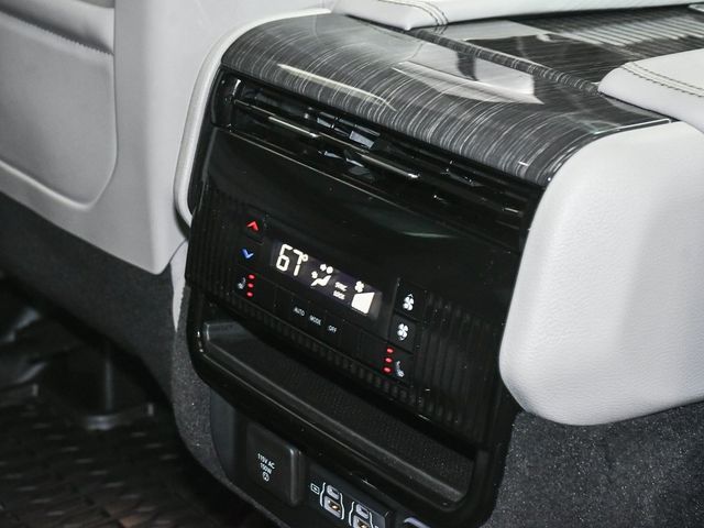 2022 Jeep Wagoneer Series III - 22983917 - 51