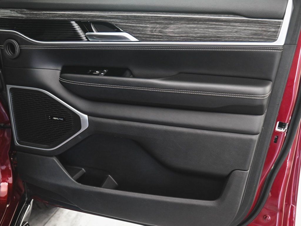 2022 Jeep Wagoneer Series III photo 5
