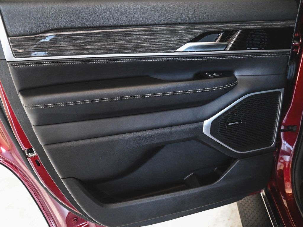 2022 Jeep Wagoneer Series III photo 6