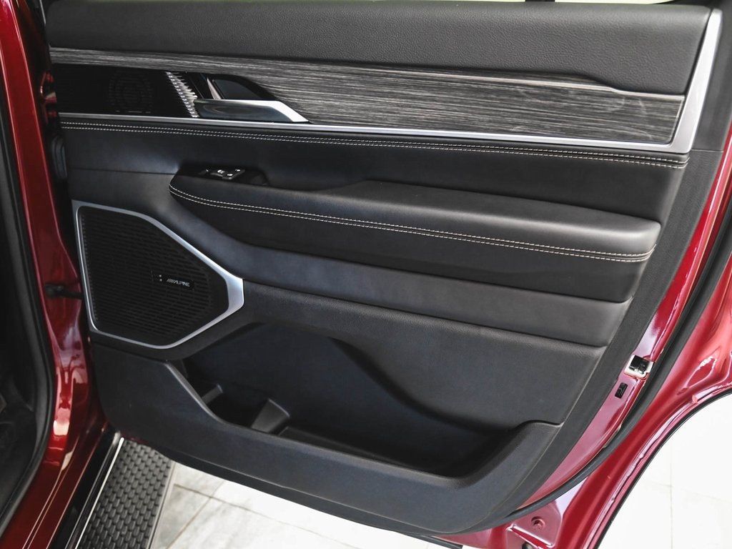 2022 Jeep Wagoneer Series III photo 7