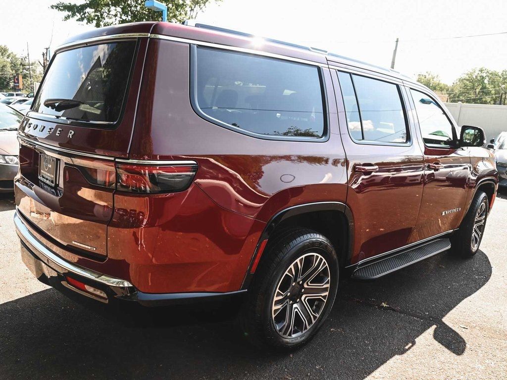 2022 Jeep Wagoneer Series III photo 2