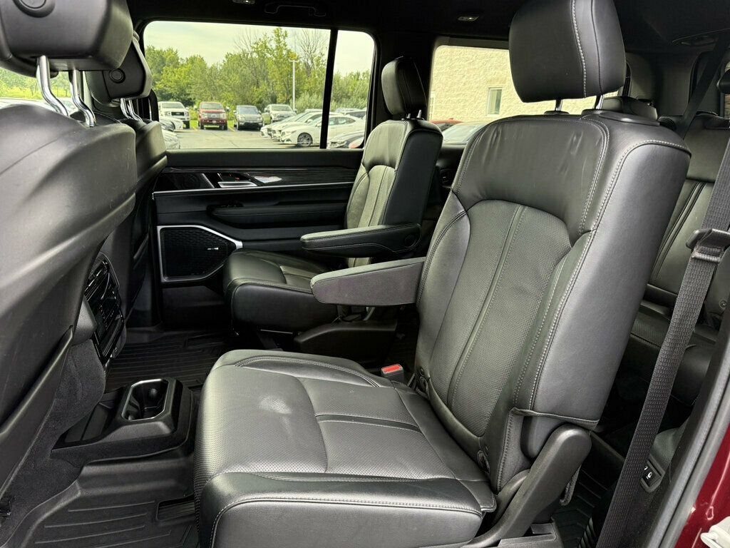 2022 Jeep Wagoneer Series III 4x4 - 23075268 - 17
