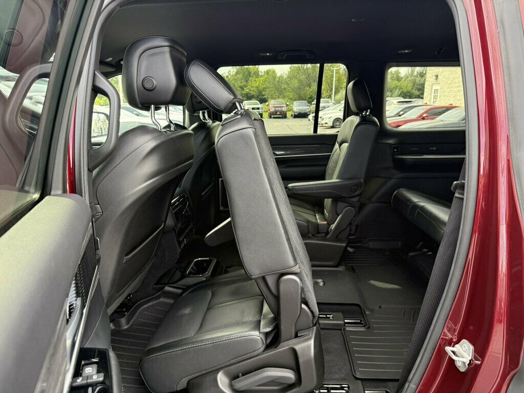 2022 Jeep Wagoneer Series III 4x4 - 23075268 - 18
