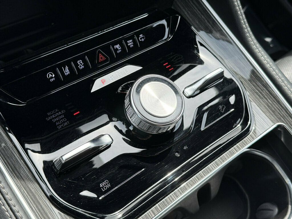 2022 Jeep Wagoneer Series III 4x4 - 23075268 - 28