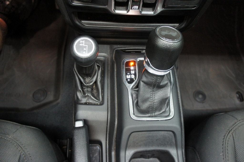 2022 Jeep Wrangler 1-Owner, Sky One Touch Power Top - 22825904 - 31