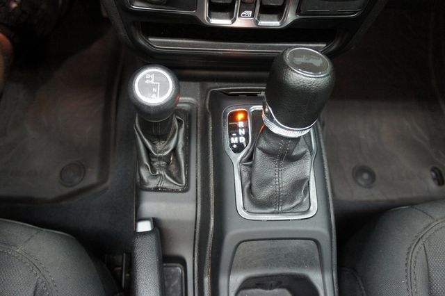 2022 Jeep Wrangler 1-Owner, Sky One Touch Power Top - 22825904 - 31