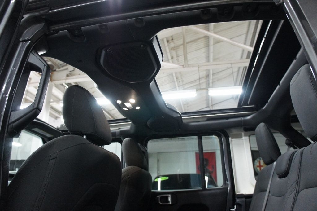 2022 Jeep Wrangler 1-Owner, Sky One Touch Power Top - 22825904 - 41