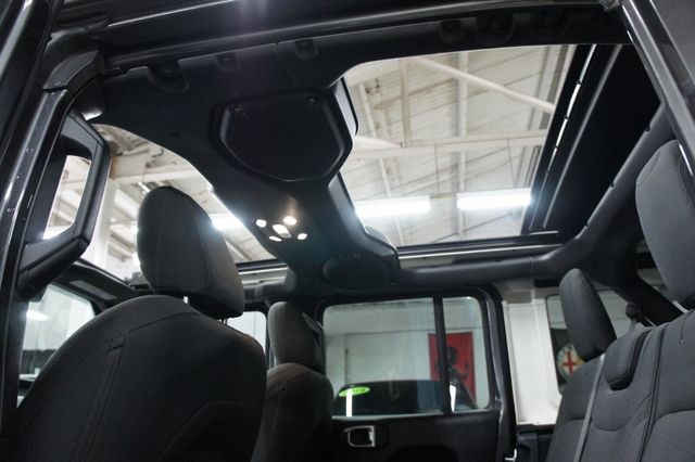 2022 Jeep Wrangler 1-Owner, Sky One Touch Power Top - 22825904 - 41
