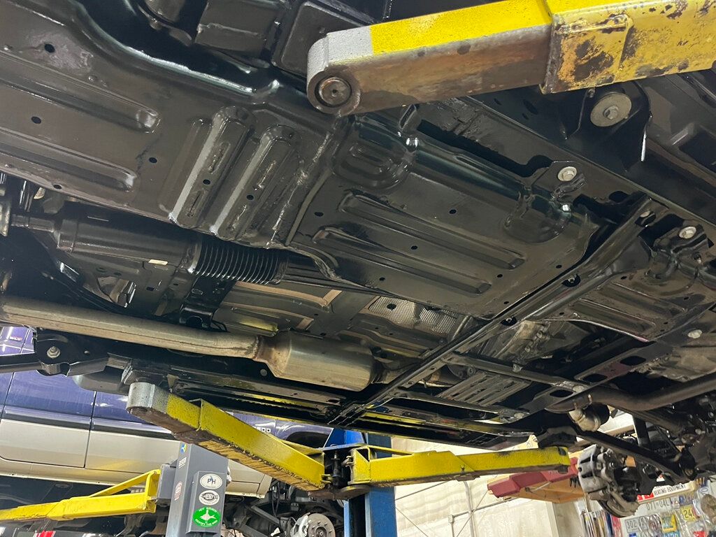 2022 Jeep Wrangler 4 Door Sahara Unlimited Convertible Hard Top 6-speed Manual  - 23035677 - 28