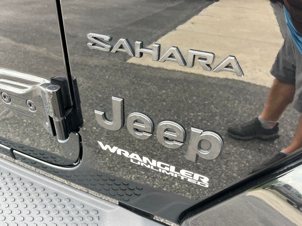 2022 Jeep Wrangler 4 Door Sahara Unlimited Convertible Hard Top 6-speed Manual  - 23035677 - 30