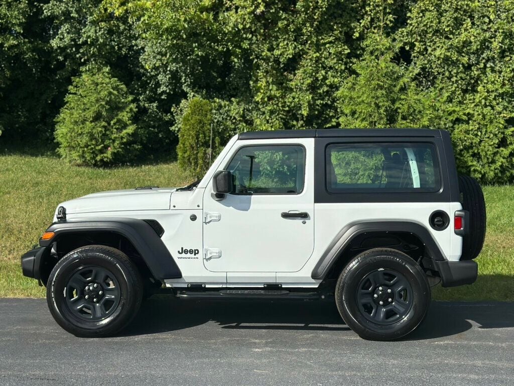 2022 Jeep Wrangler Sport photo 4