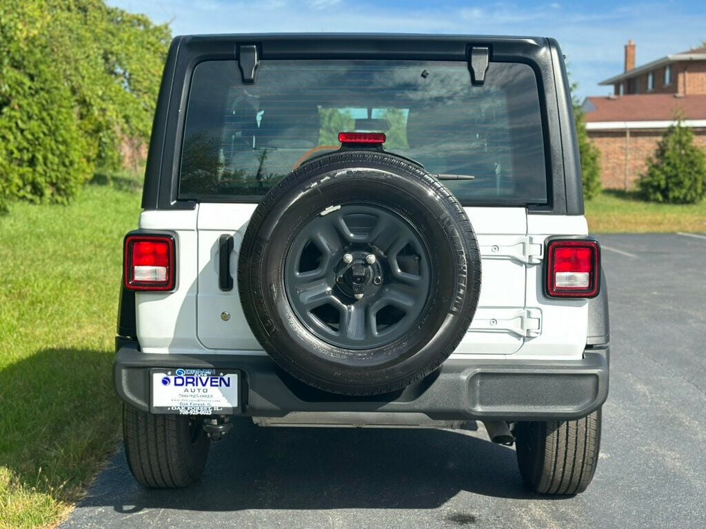 2022 Jeep Wrangler Sport photo 7