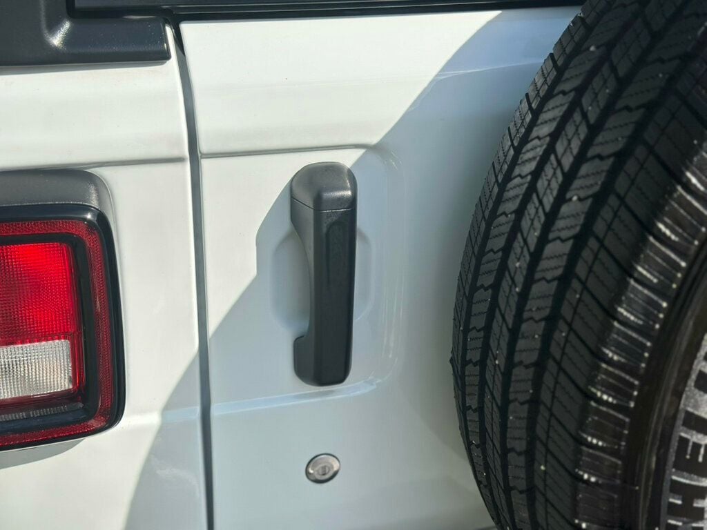 2022 Jeep Wrangler Sport photo 8