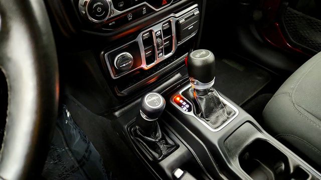 2022 Jeep Wrangler Sport S 4x4 w/ Sky One-Touch Power Top & Alpine Premium Audio - 23033676 - 16