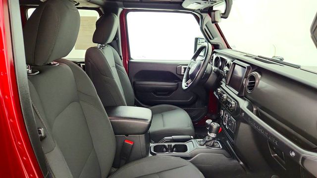 2022 Jeep Wrangler Sport S 4x4 w/ Sky One-Touch Power Top & Alpine Premium Audio - 23033676 - 23