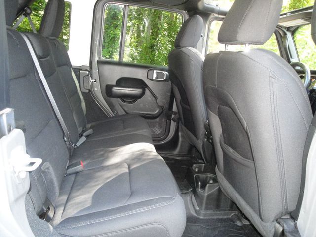 2022 Jeep Wrangler SPORT-S PKG, LOADED, *STING-GRAY* LOW MI, MINT! - 23078572 - 34