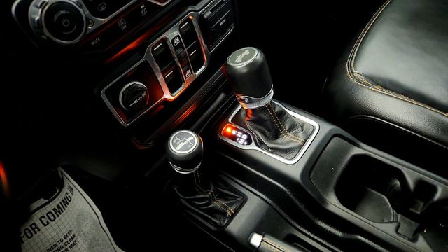 2022 Jeep Wrangler Unlimited High Altitude 4x4 w/ Cold Weather Package - 23038848 - 14